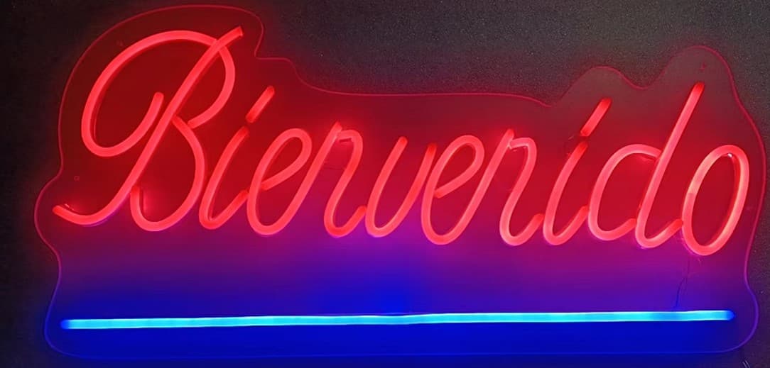 LETRERO BIENVENIDO ELABORADO EN MANGUERA FLEXIBLE NEON EN COLOR ROJO Y AZUL 58X30CM