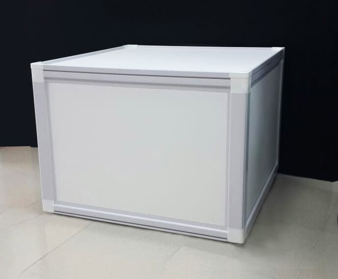 COUNTER EXHIBIDOR DE PRODUCTOS TIPO ISLA MEDIDA: 104*104*81CM. NO INLUYE PVC (RECOMIENDA PVC 5MM COSTADOS Y 10MM SOBRE Y BASE SUPERIOR)
