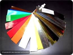 MOLDURA PARA LETRAS SILVER EN PLASTICO Y ALUMINIO 3/4 (2CM) FORMA J SHAPE ROLLO X 45 METROS