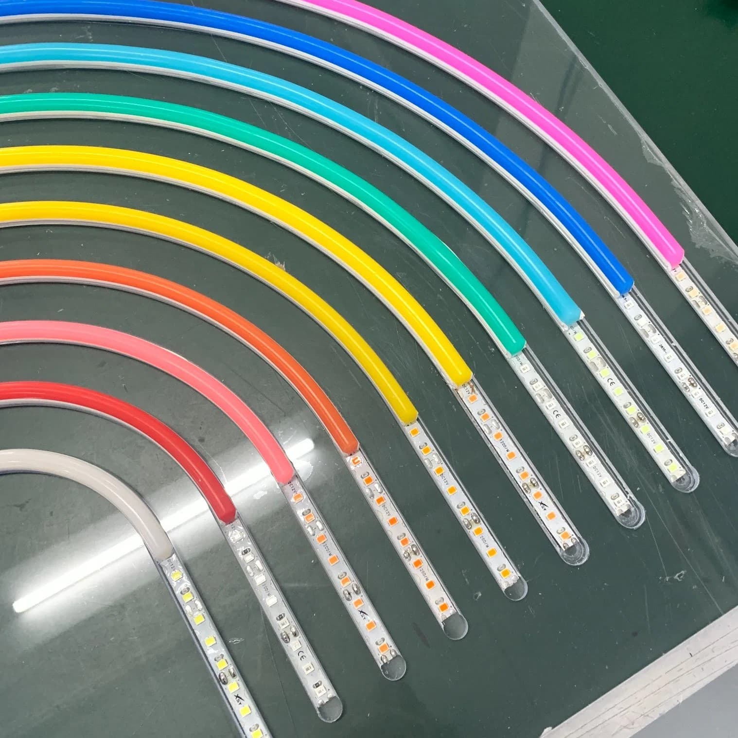 MANGUERA NEON FLEXIBLE ROJO ROSA SEGUNDA GENERACION IP20 12V 120LEDS/M 8MM